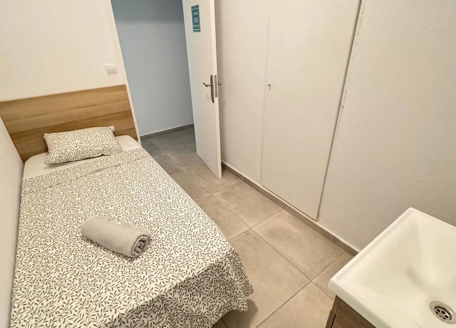 Hostal Cisne Hotel San Antonio  0*, San Antonio (Ibiza)