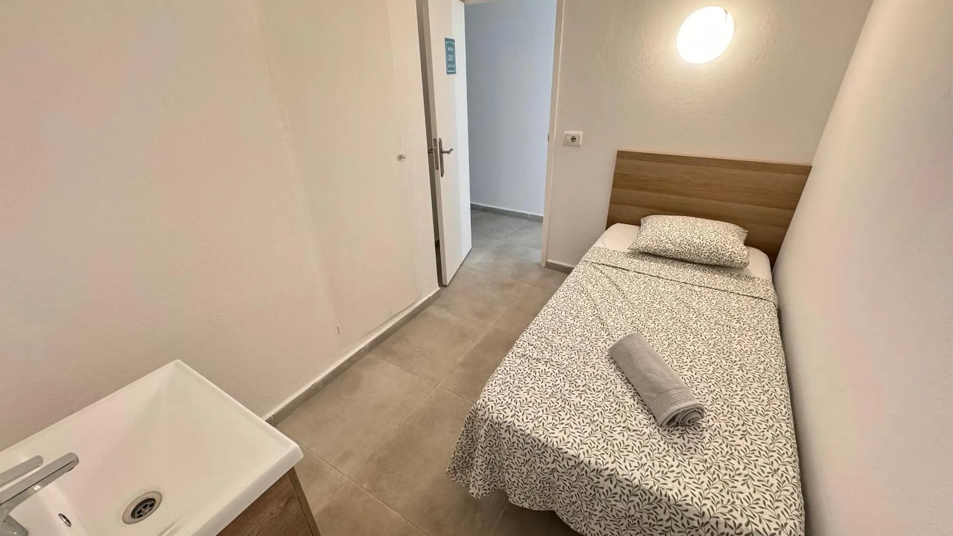 Hostal Cisne Hotel San Antonio  0*, San Antonio (Ibiza)